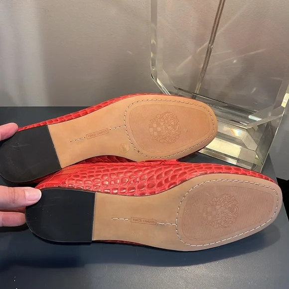 Vince Camuto red croco leather loafer with gunmetal chain on vamp. - Picture 5 of 13